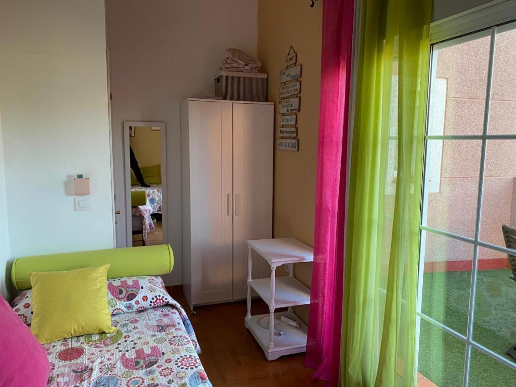 Apartament Familia Anfitriona Acoge Terraza Sewilla Zewnętrze zdjęcie